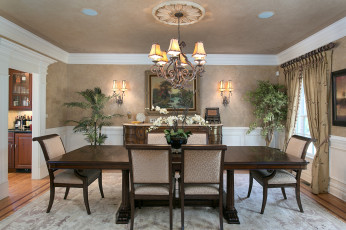 Картинка интерьер столовая стол стулья люстра