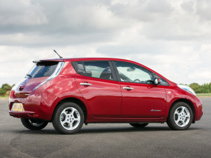 Картинка автомобили nissan datsun leaf uk-spec 2013г красный