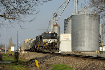 Картинка техника поезда железная дорога рельсы локомотив состав