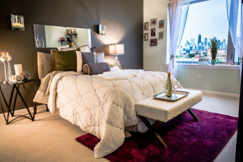 Картинка интерьер спальня подушки кровать