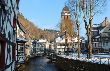 Картинка города -+улицы +площади +набережные мост река дома улицы зима