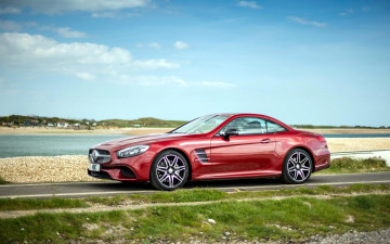 Картинка автомобили mercedes-benz дорога озеро красный мерседес трава