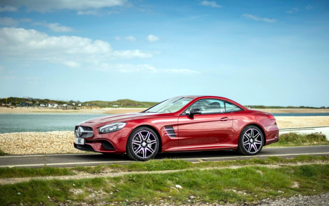 Обои картинки фото автомобили, mercedes-benz, дорога, озеро, красный, мерседес, трава