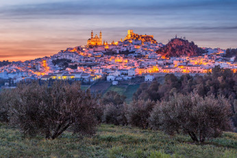 Картинка olvera +provincia+de+c& 225 diz +andaluc& 237 города -+панорамы простор
