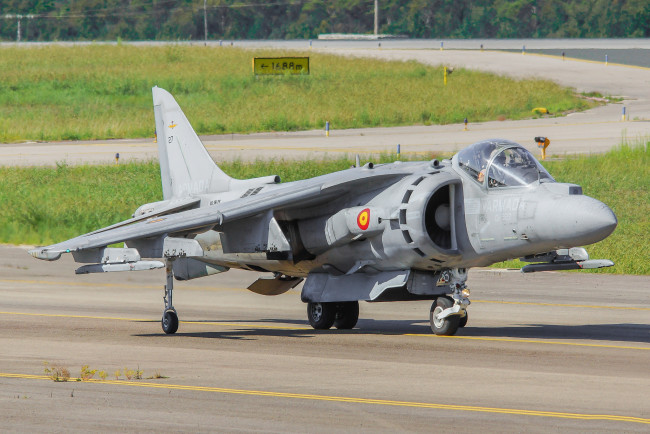Обои картинки фото mcdonnell douglas av-8b harrier ii, авиация, боевые самолёты, истребитель