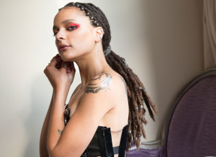 Картинка sasha+lane девушки -unsort+ брюнетки темноволосые дреды тату шатенка