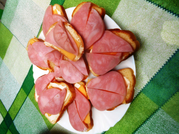 Обои картинки фото еда, бутерброды,  гамбургеры,  канапе, сыр, колбаса, хлеб