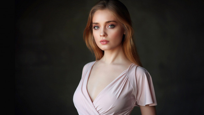 Обои картинки фото девушки, -unsort , брюнетки, темноволосые, портрет, темный, фон, щенщина