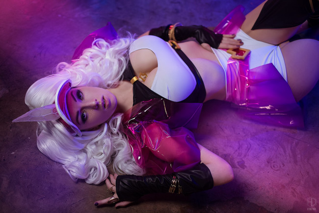 Обои картинки фото kate smirnova, девушки, -unsort , блондинки,  светловолосые, kate, smirnova, косплей, сорака, блондинка, костюм