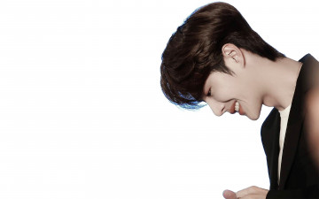 Картинка мужчины wang+yi+bo актер лицо