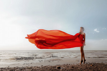 Картинка девушки -+брюнетки +шатенки шатенка ветер