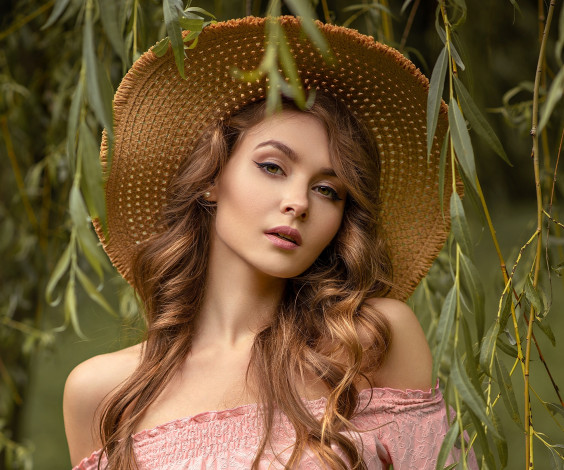 Обои картинки фото девушки, катерина крестинина , катя халперт, катя, халперт, станислав, максимов, шляпа, katya, khalpert, декольте