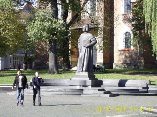 Картинка города памятники скульптуры арт объекты