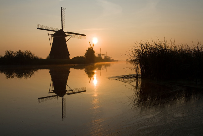 Обои картинки фото разное, мельницы, вечер, камыш, вода