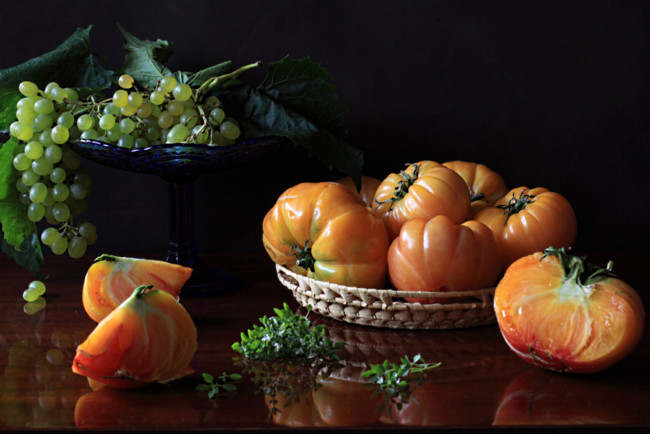 Обои картинки фото еда, фрукты, овощи, вместе, помидоры, виноград