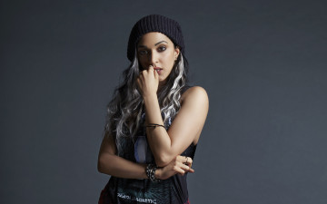 Картинка kiara+advani девушки знаменитости kiara advani красавица болливуд индийская актриса алия адвани брюнетка киара пирсинг браслеты шапка