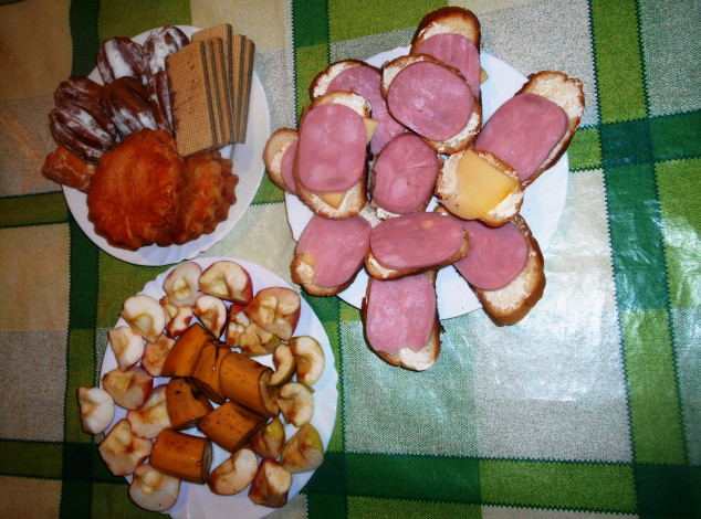 Обои картинки фото еда, бутерброды,  гамбургеры,  канапе, пирожные, печенье, вафли, сыр, колбаса, хлеб