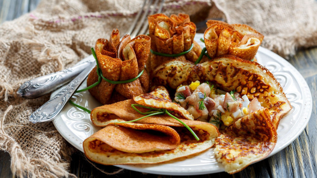 Обои картинки фото еда, блины,  оладьи, начинка