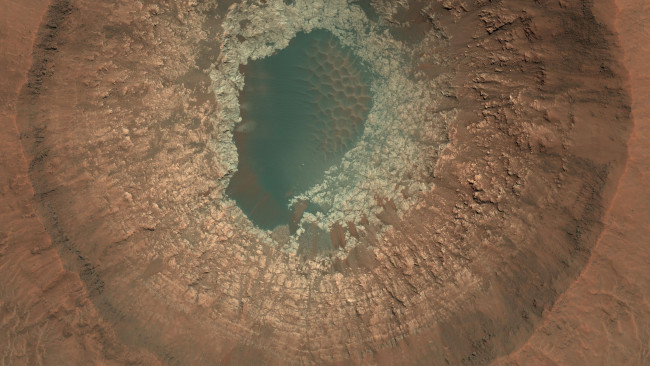 Обои картинки фото марс, космос, кратер, планета, вселенная, поверхность, грунт, камни, красная, горизонт, пространство, пустыня