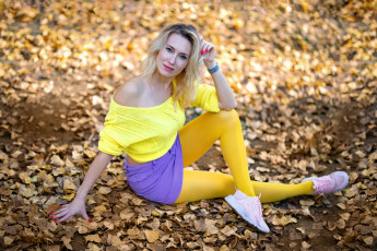 Картинка бестия девушки -+блондинки +светловолосые девушка женщина блондинка светловолосая сексуальная модель звезда обувь одежда бельё колготки чулки аксессуары и множество всяческих елементов на картинке фотографий изображении