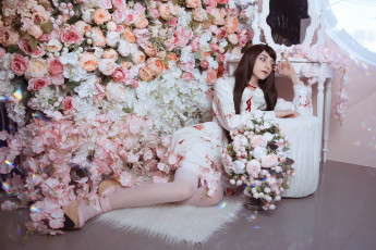 Картинка momo девушки -+креатив +косплей девушка женщина брюнетка темноволосая сексуальная модель звезда обувь одежда бельё голготки чулки аксессуары и множество всяческих елементов на картинке фотографий изображении