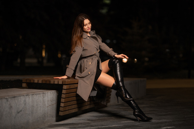 Обои картинки фото бестия, девушки, - брюнетки,  шатенки, женщины, брюнетка, темноволосая, сексуальная, модель, звезда, разная, обувь, верхняя, одежда, нижнее, эротическое, бельё, голготки, чулки, аксессуары, и, множество, всяческих, элементов, на, картинке, фотографий, изображении