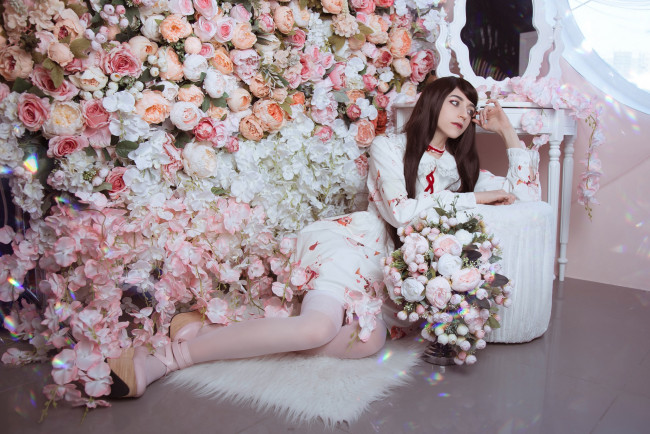 Обои картинки фото momo, девушки, - креатив,  косплей, девушка, женщина, брюнетка, темноволосая, сексуальная, модель, звезда, обувь, одежда, бельё, голготки, чулки, аксессуары, и, множество, всяческих, елементов, на, картинке, фотографий, изображении