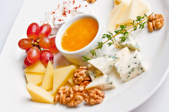 Картинка еда разное сыр орехи виноград мед