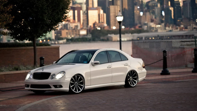 Обои картинки фото автомобили, mercedes, benz, фонарь