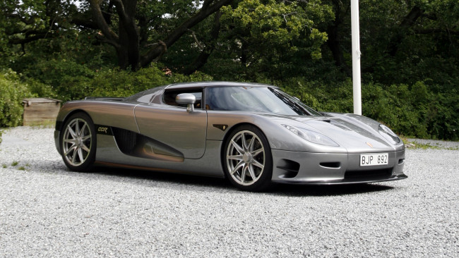 Обои картинки фото koenigsegg, автомобили, швеция, automotive, ab, спортивные, частная, компания, эксклюзивные