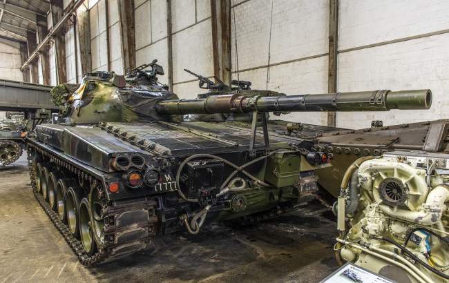 Обои картинки фото pz 68 m-77777, техника, военная техника, музей, экспозиция