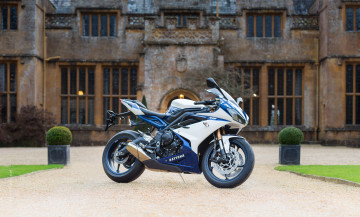 Картинка мотоциклы daytona triumph