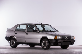 Картинка автомобили alfa+romeo alfa