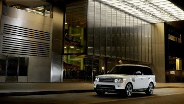 Картинка автомобили range+rover рендж-ровер sport supercharged белый здание