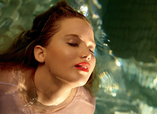 Картинка девушки jennifer+lawrence вода рыжая актриса дженнифер лоуренс