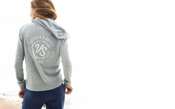 Картинка девушки josephine+skriver капюшон спина штаны толстовка ммодель