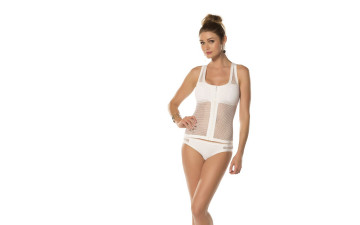 Картинка девушки sarah+mutch модель белье трусики топ белый