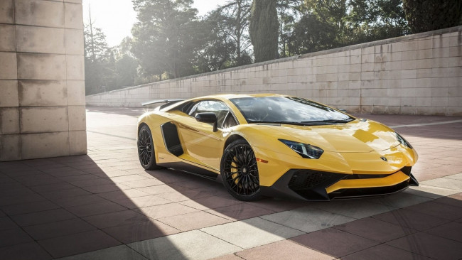 Обои картинки фото автомобили, lamborghini, желтый, lp, 750-4, aventador, ламборгини