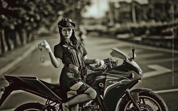 Картинка календари компьютерный+дизайн 2019 calendar полицейский женщина улица азиатка девушка наручники мотоцикл