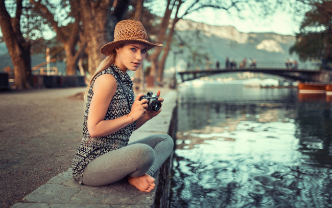 Обои картинки фото eva mikulski, девушки, блондинка, красотка, взгляд, поза, актриса, модель, девушка, eva, mikulski