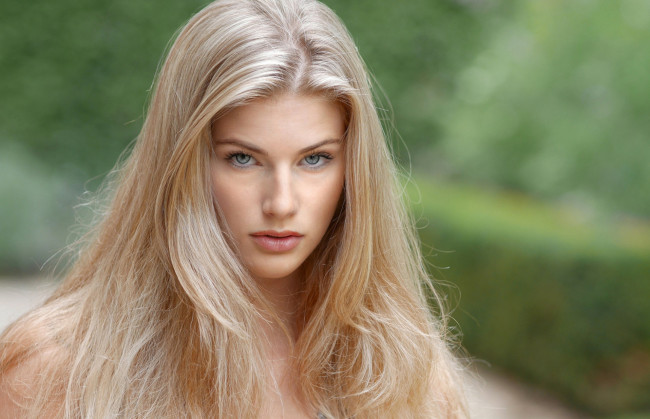 Обои картинки фото девушки, -unsort , лица,  портреты, взгляд, лицо, девушка, шикарная, портрет, красотка, блондинка, модель