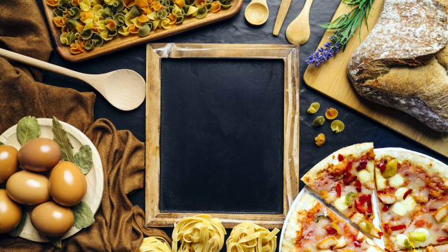 Обои картинки фото еда, разное, яйца, макароны, хлеб, пицца