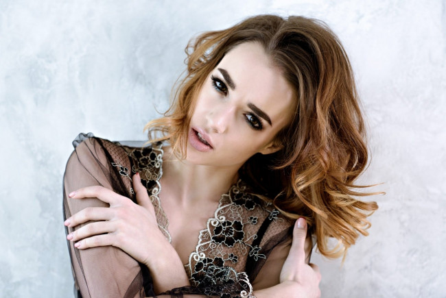 Обои картинки фото девушки, - брюнетки,  шатенки, кружева