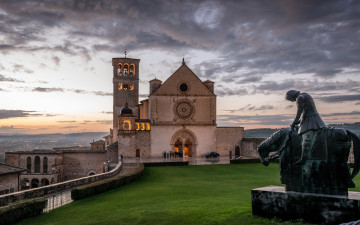 Картинка города -+католические+соборы +костелы +аббатства католическая церковь cан франческо ассизи италия романская архитектура готика