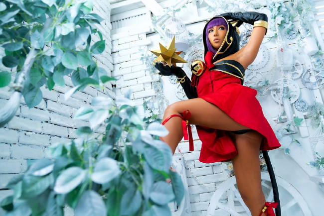 Обои картинки фото девушки, nonsummerjack, образ, косплей, костюм, наряд, звезда, растения, стены