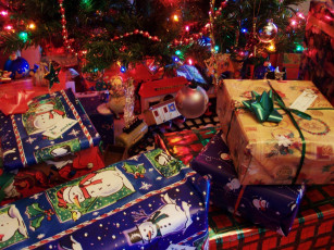 Картинка праздничные подарки коробочки