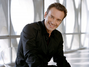 обоя julian, mcmahon, мужчины, актер, улыбка