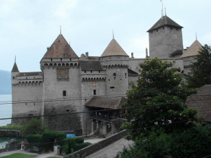 Картинка сhillon castle switzerland города шильонский замок швейцария башни стены