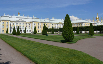 Картинка города дворцы замки крепости газоны деревья дворец