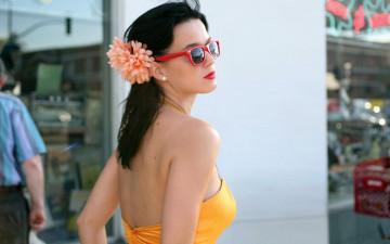 Картинка музыка katy perry цветок темные очки